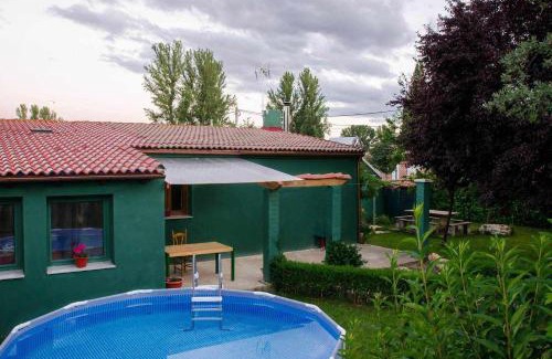 Villaverde de Arriba House | LA CASITA DEL JARDiN