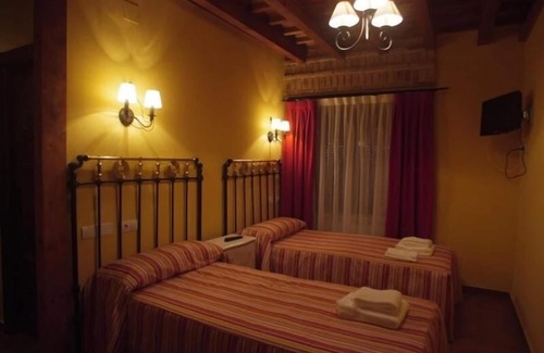 Villarmentero de Campos Hotel | La Casona de Doña Petra