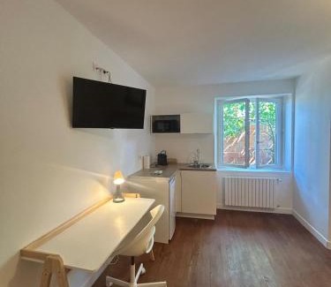 Bouloc Apartment | La chambre de Bouloc confortable et calme
