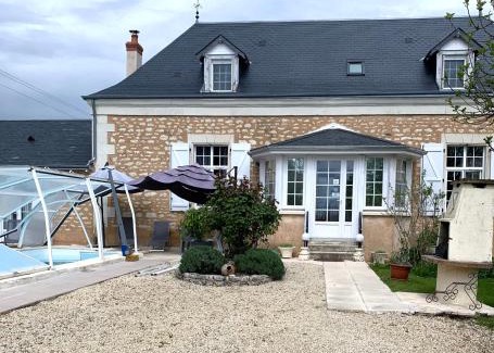 Leigne-sur-Usseau Bed & Breakfast | La Costonnerie