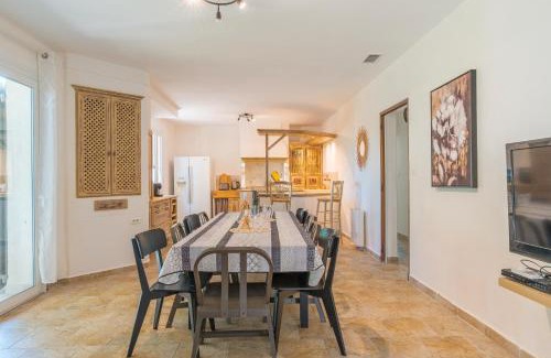 Cucuron Villa | La Déboulière