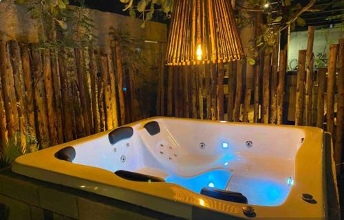 Arraial do Cabo House | La Famille - Casa com Piscina, Jacuzzi, Jardim e próximo a Praia