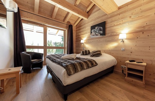 Thyez Hotel | La Ferme du Lac