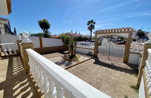 Sector R - Retama House | La Fonda de Julia Magnifica casa muy luminosa y amplia con chimenea y barbacoa