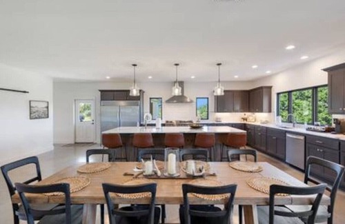 La Grange House | La Grange Modern Farmhouse, breathtaking views!