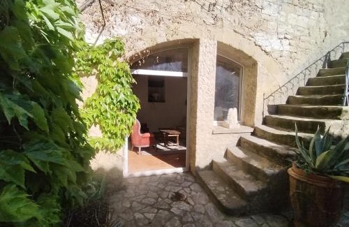 Arpaillargues-et-Aureillac House | La Maison De Thomas