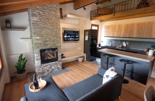 Vestreno Apartment | LA MANSARDA Como Lake