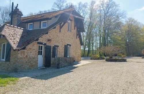 Lumigny-Nesles-Ormeaux House | La meulière de Guerlande