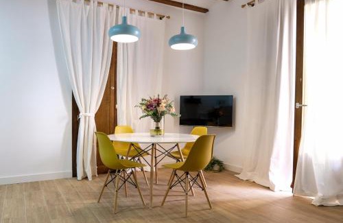 Xativa Apartment | LA MOMA Apartments & Room