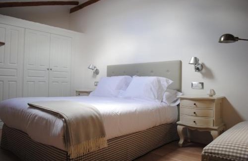 Alameda del Valle House | LA OTRA KASA