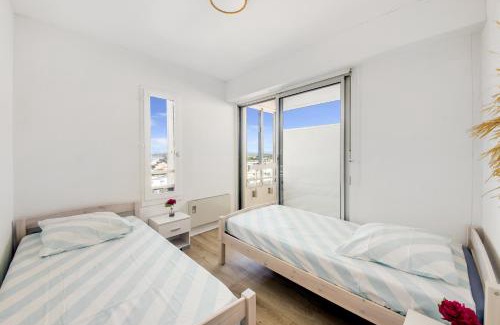 La Cote Radieuse Apartment | La Perle - Vue Mer, Parking Privée Clos, Traversant ,Tv 4K, Fibre