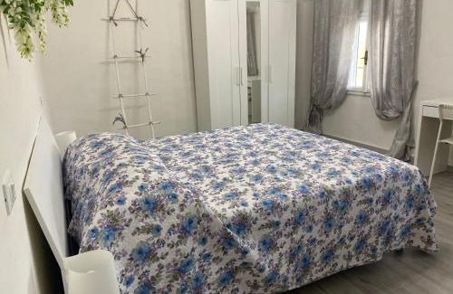 Usigliano Apartment | La Petite Maison