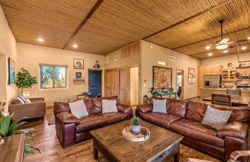 Tucson Apartment | La Puerta Azul - Stunning Desert Retreat Pool/Spa
