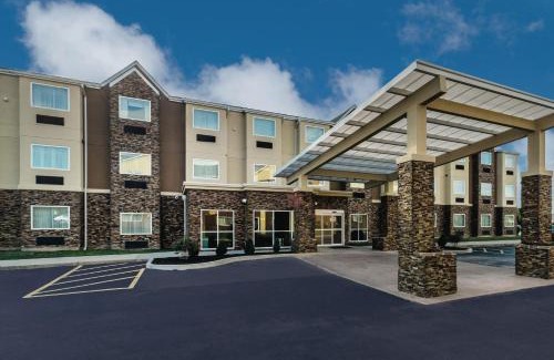 Collinsville Hotel | La Quinta by Wyndham Collinsville - St. Louis