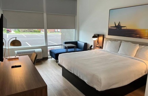 Manchester Hotel | La Quinta Inn & Suites by Wyndham Manchester/Arnold AFB