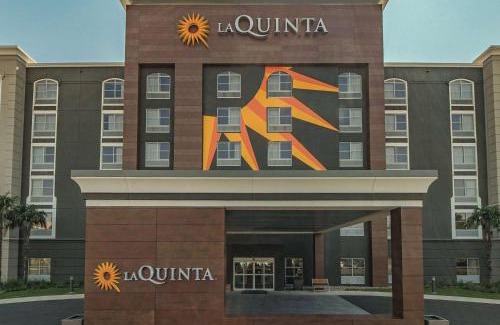 Arsenal Hotel | La Quinta Inn & Suites by Wyndham San Antonio Downtown