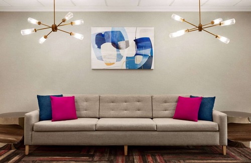 Lackawanna Hotel | La Quinta Inn & Suites by Wyndham Lackawanna