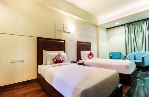 Nawanshahr Hotel | La Silver Leaf