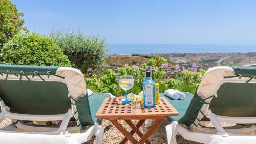 Cajiz House | La Torre Cajiz by Ruralidays