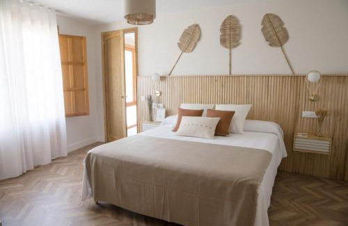 Jadraque House | La Toscana Casa Rural piscina ,parking ,barbacoa