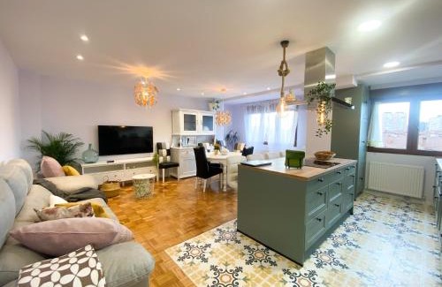 Distrito Sur Apartment | La Veiguela de Gijón II, con plaza de garaje y jacuzzi incluido
