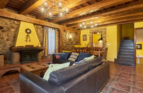 Robledo de la Guzpena House | La Venta Del Alma