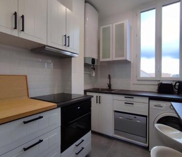 Maisons-Laffitte Apartment | La vie en blanc et noir Maisons-Laffitte