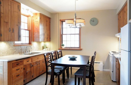 Quartier 5-4 House | La Vieille Maison