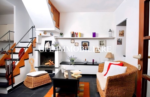 Uscio House | La Volpe e La Rosa