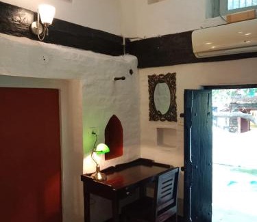 Maheshwar Cabin | Labboo'z Café and Lodge