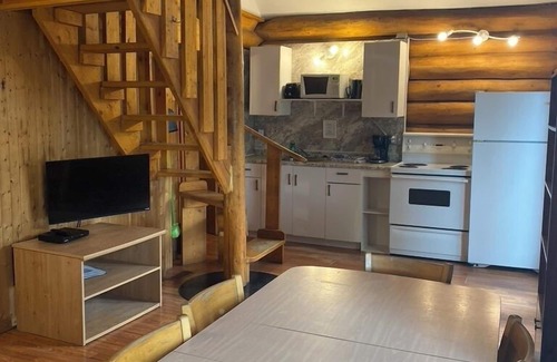 Bridge Lake Cabin | Lac Des Roches Resort