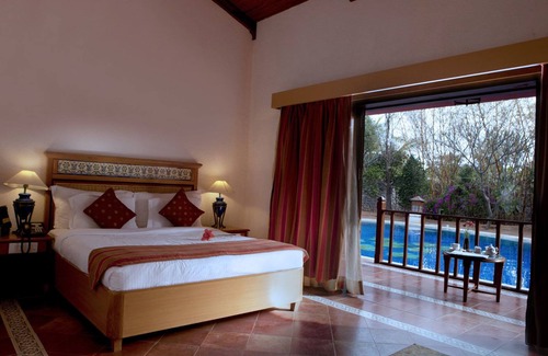 Bommaraspet Hotel | Lagoon Bay at Leonia