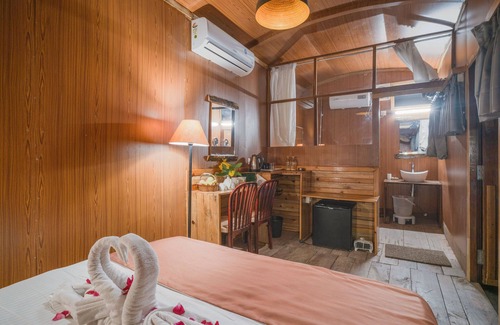 Lansdowne Hotel | LaHermitage Resort