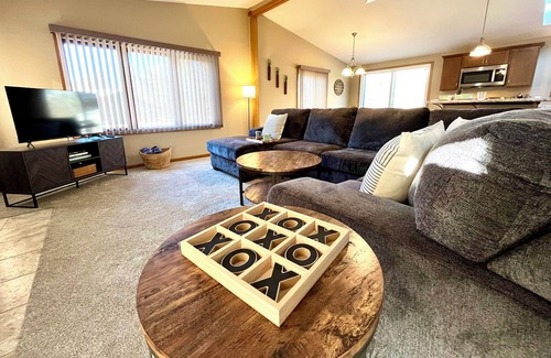 Rome House | Lake Arrowhead Retreat with club pools and beaches