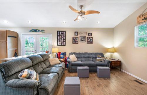 Barnett House | Lake Cabin & Dock - A True Ozarks Experience!