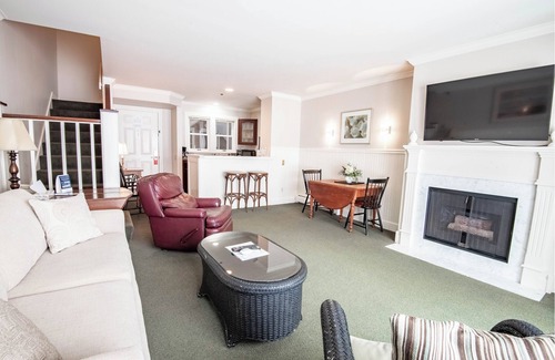 Boyne City Condo | Lake Charlevoix Condo | Top-Floor Comfort | Fireplace | Private Beach Access
