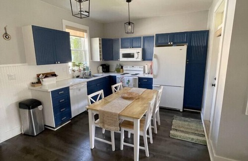 Oroville House | Lake Cottage @ Veranda Beach