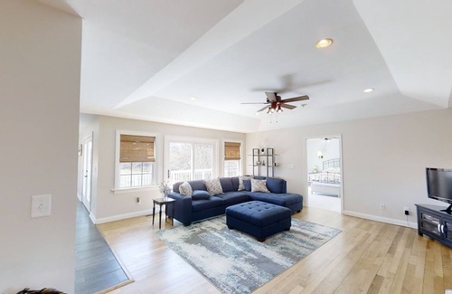 Twin Oaks House | Lake Escape - Waterviews of Lake Anna on the Public Side