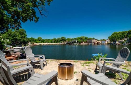 Portage Lakes House | Lake Front Outdoor Living Sleeps 8