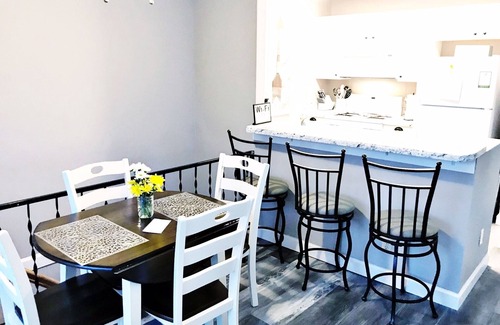 Fairfield Glade Condo | πLake Front unit ready 4 you! π- sleeps 12 in beds, w/king bed, WiFi, pets