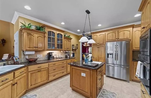 Henrico House | Lake Gaston Waterfront Estate BBQ TV AC