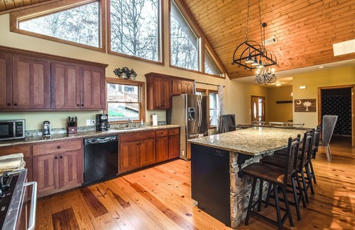 Westminster House | Lake Hartwell Mountain Home with Stunning Views and Deep Water Private Dock