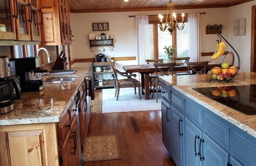 St. Stephens House | Lake Hickory Estate