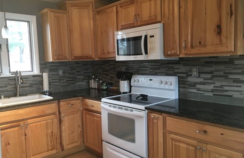 Argyle House | Lake house for 8, all seasons! Large deck overlooking the water