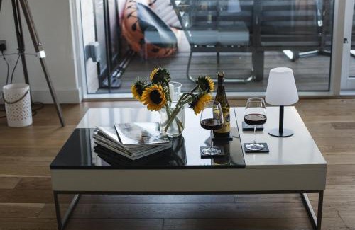 South Cerney House | Lake House