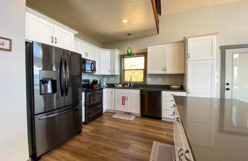 Harbor Village House | Lake House Hill, Private Hot Tub, Lake Views