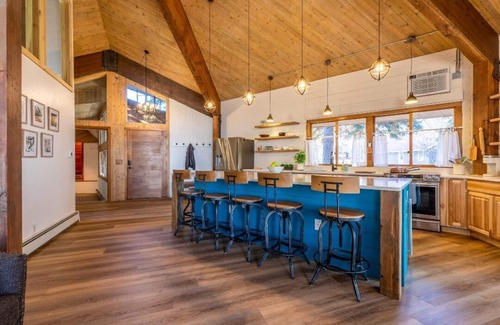 Loveland House | Lake Loveland Chalet