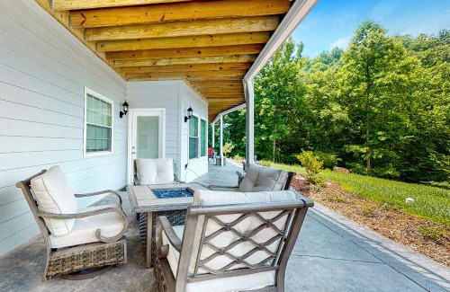 Maynardville House | Lake Norris Epic Aqua Haven