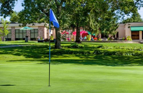 Okoboji Hotel | Lake Okoboji Resort and Conference Center