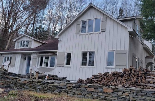 Wilmington Cottage | Lake Raponda Home